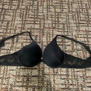 Black Lace-Trim T-Shirt Bra
